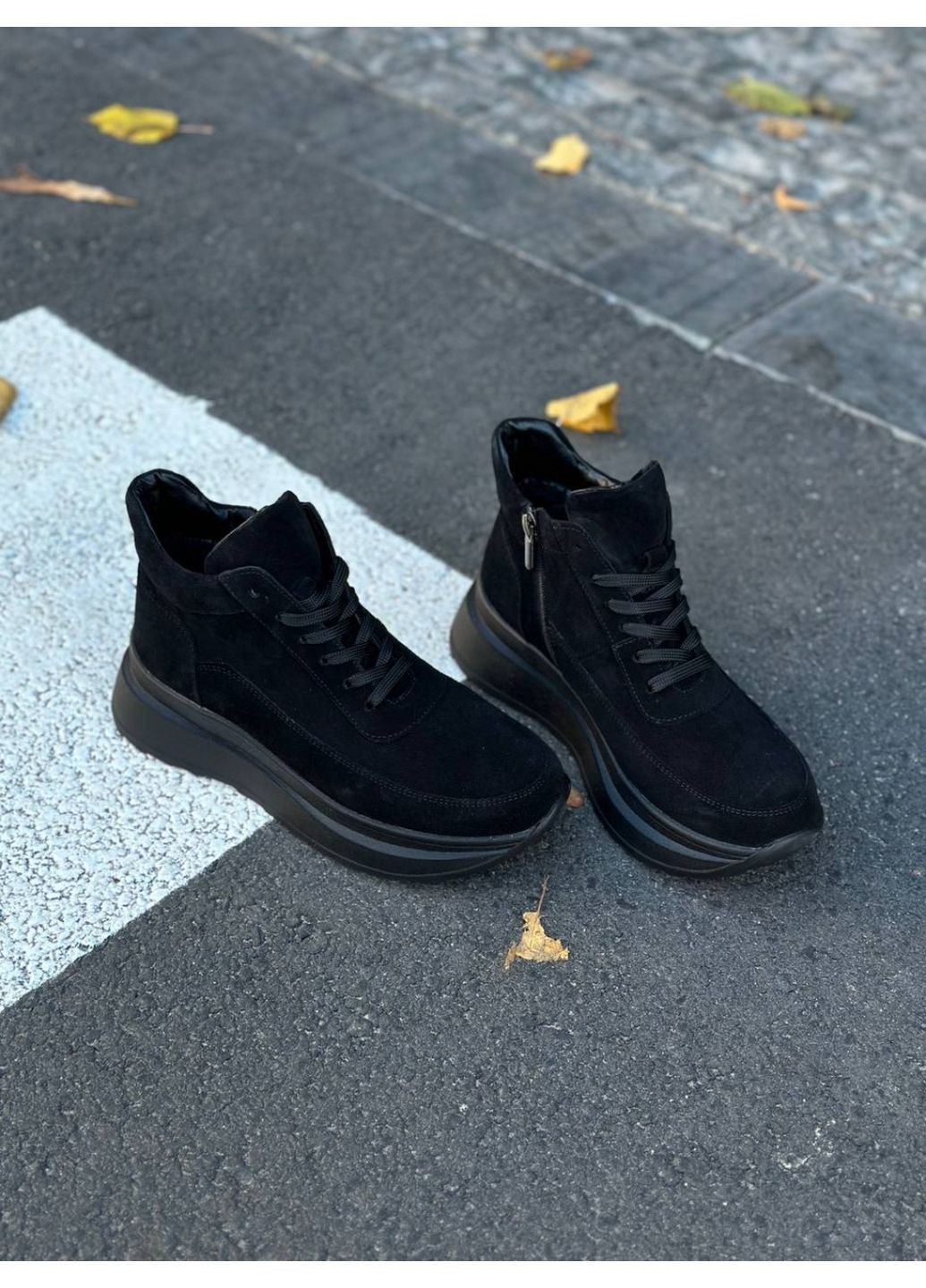 Чорні всесезонні жіночі замшеві кросівки VZUTIK