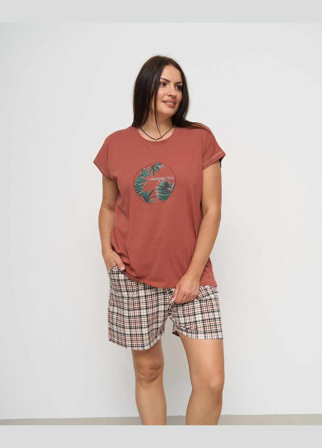 Коралова комплект футболка з шортами в клітинку - батал футболка + шорти Nicoletta