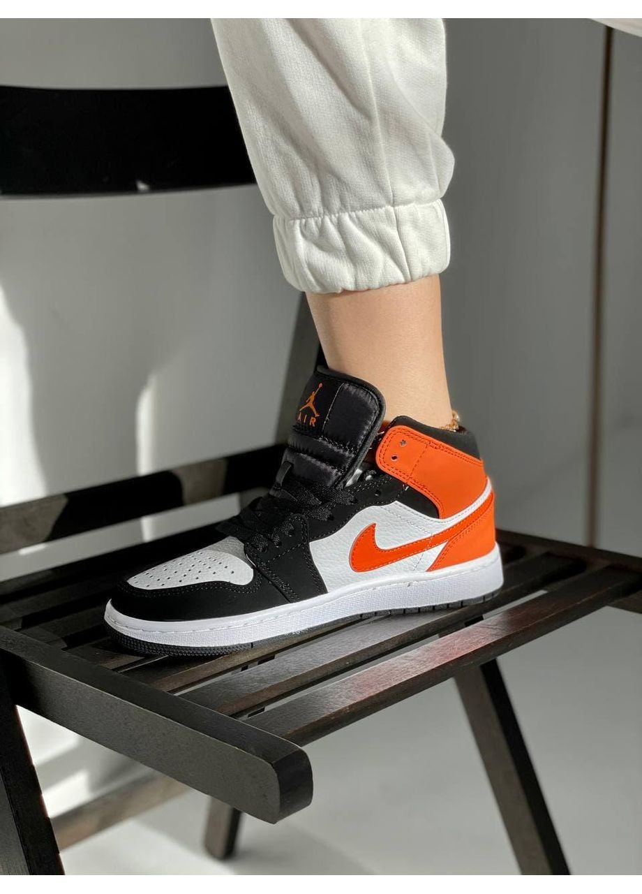 КРОСІВКИ ЖІНОЧІ NIKE AIR JORDAN 1 RETRO MID BLACK ORANGE WHITE НАЙК АІР ДЖОРДАН No Brand чорні демісезони (367168745)