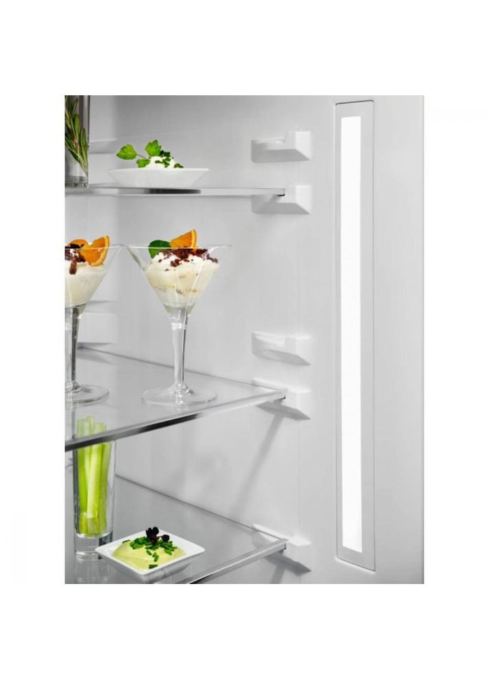 Холодильник із морозильною камерою RNT7ME34K1 Electrolux (314865587)