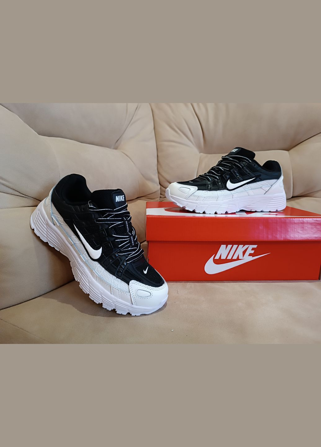 Чорні всесезонні жіночі кросівки No Brand