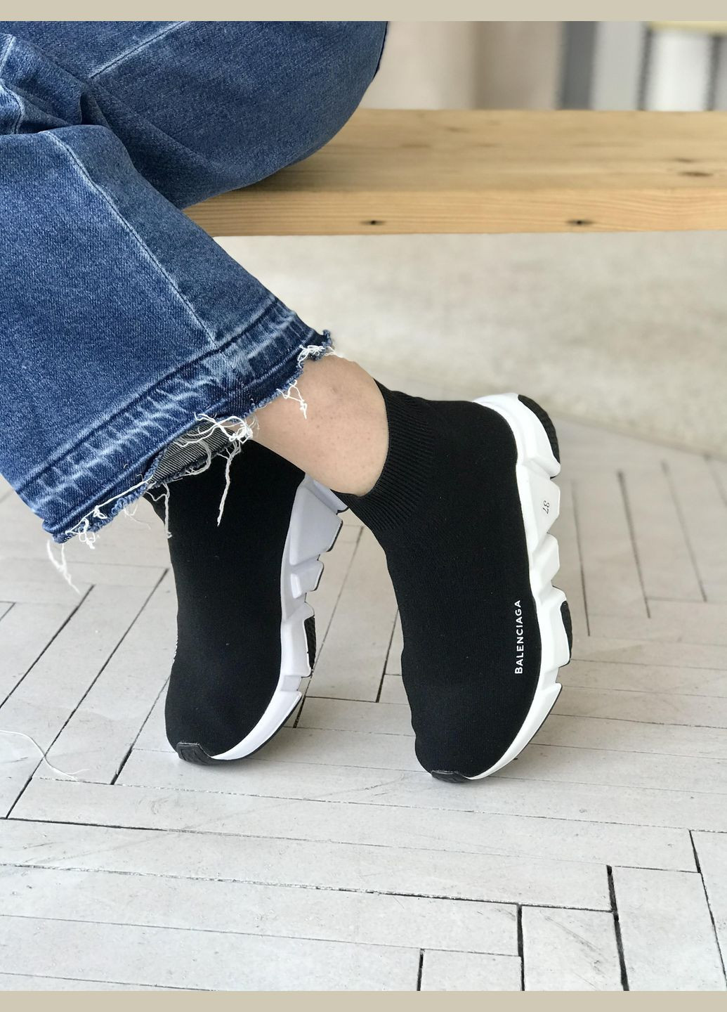 Черно-белые летние кроссовки мужские и женские balenciaga speed trainer black white | баленсиага спид трейнер черно-белые No Brand
