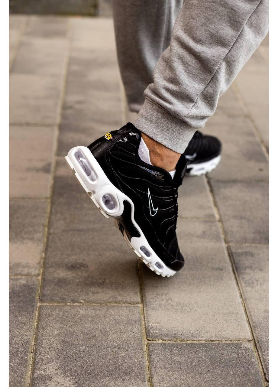 Чорні Осінні кросівки чоловічі nike air max plus tn black white найк аір макс тн плюс No Brand