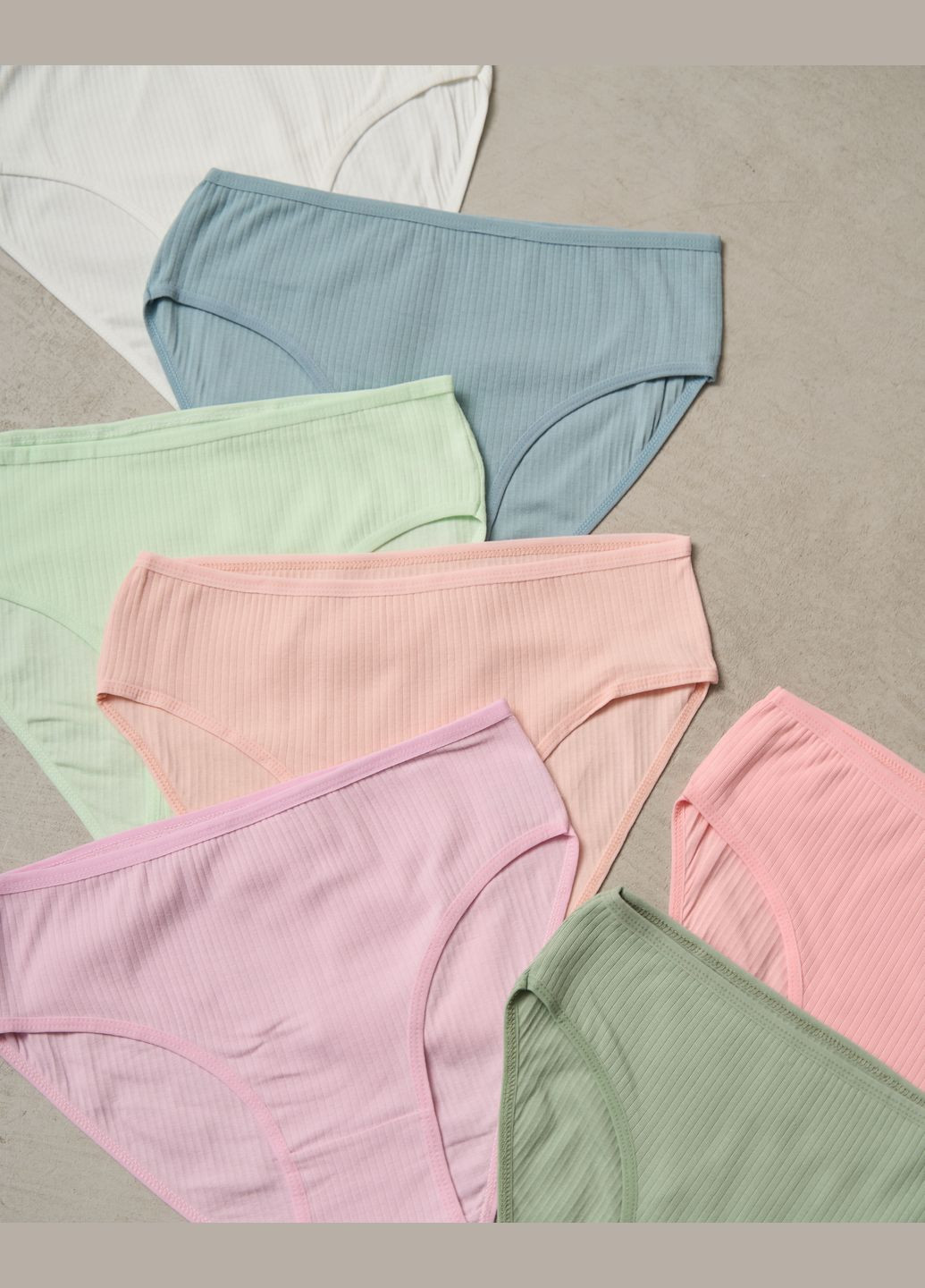 Набір жіночих трусиків недільок батал у рубчик Nicoletta (301987386)