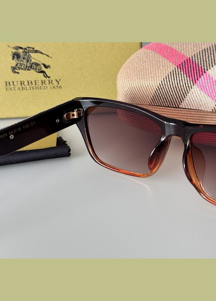 Женские брендовые солнцезащитные очки B (3399) коричневые No Brand (322156823)
