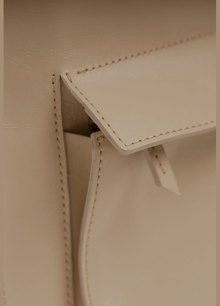 Кожаная женская сумка Бетси с карманом светло-бежевая Краст (A-027529) BlankNote шоппер (327874192)