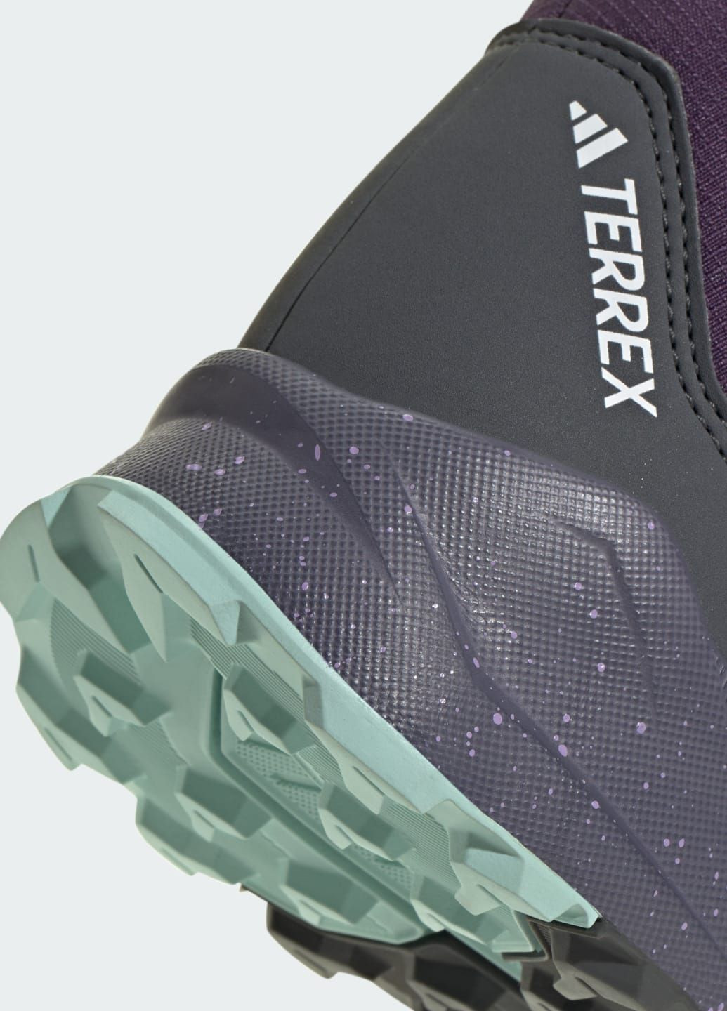 Фиолетовые спортивные осенние туристические ботинки terrex trailmaker 2 high climawarm+ kids adidas