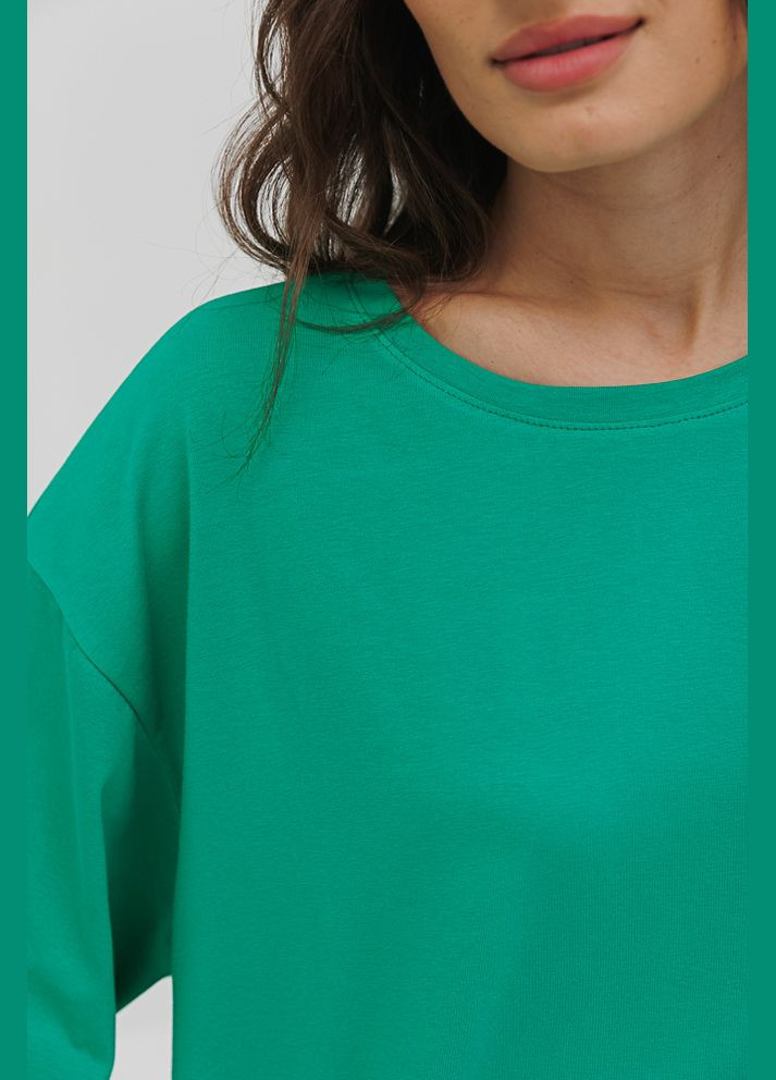 Зеленая летняя женская футболка oversize Arjen