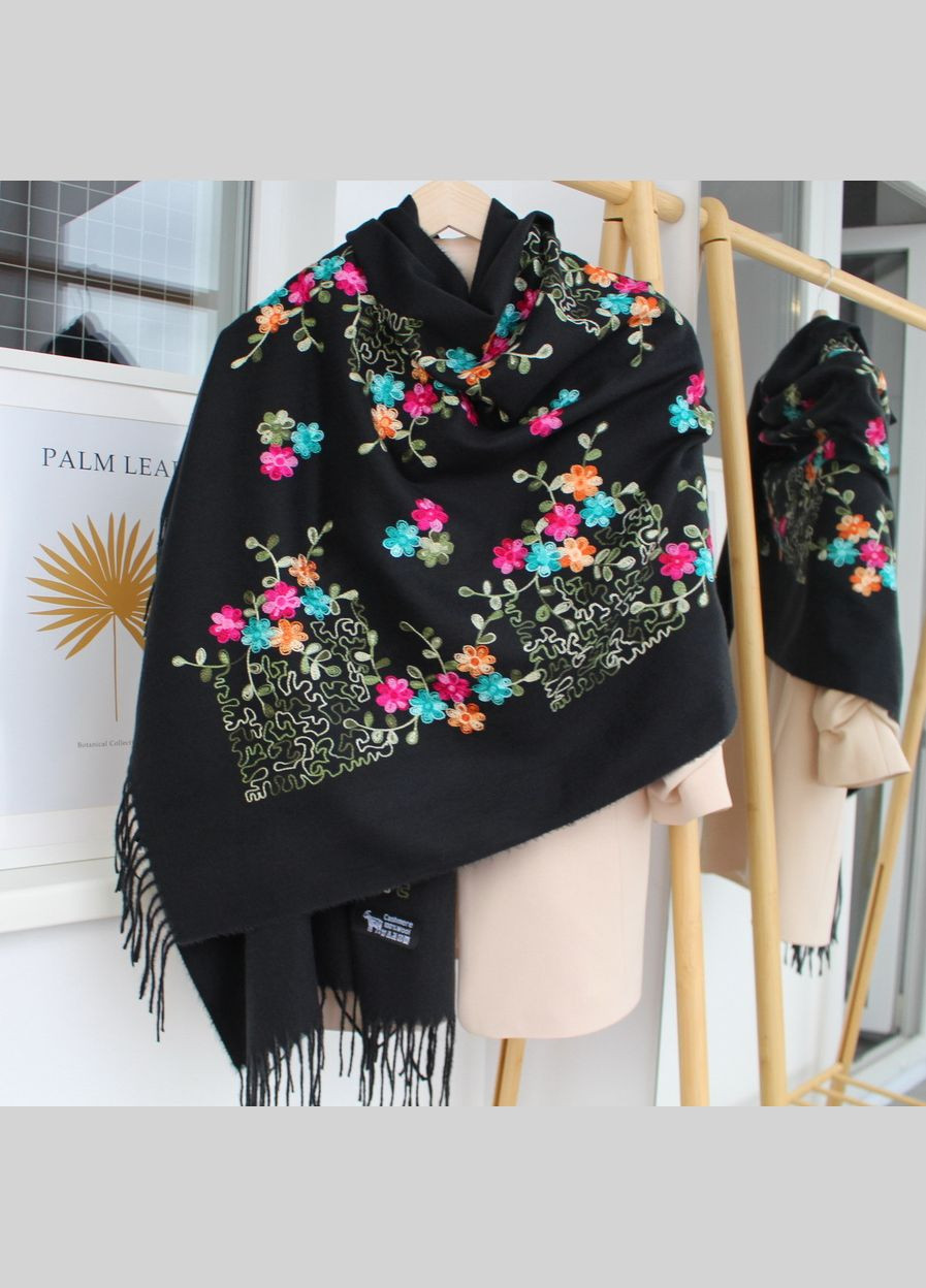 Кашемировый шарф с шелковой вышивкой "Магия природы" в черном цвете 134008 Cashmere (325878584)