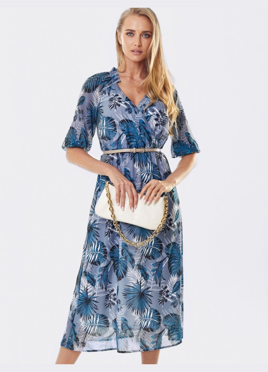 Серое кэжуал шифоновое платье с принтом и запахом на груди серое Dressa