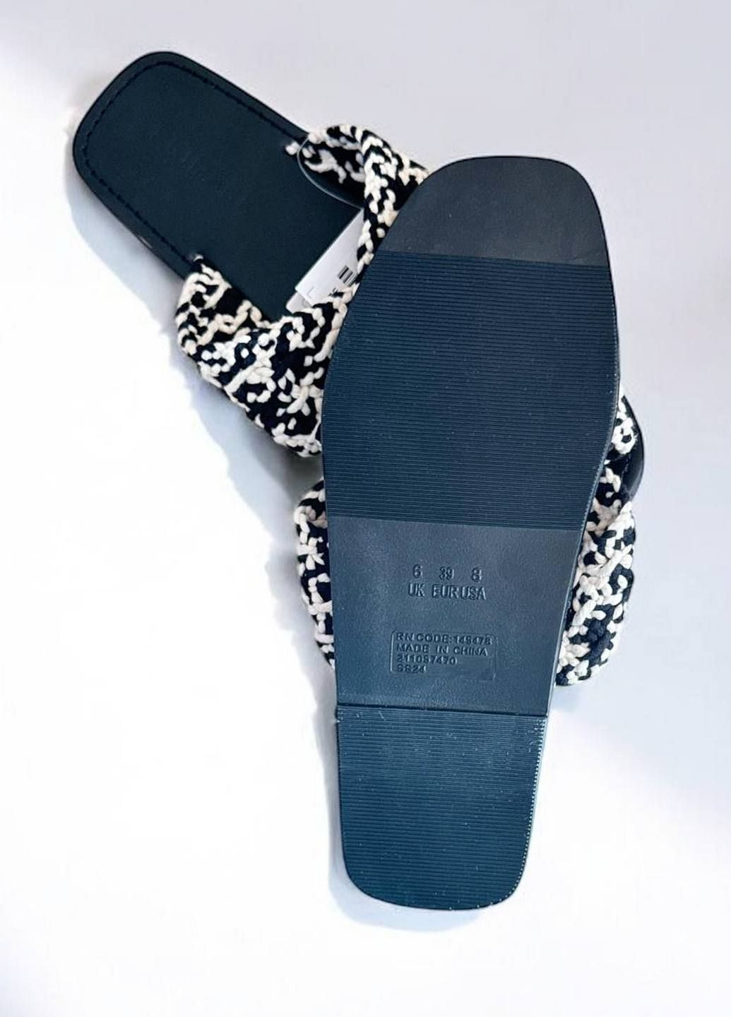 Цветные шлепанцы Primark