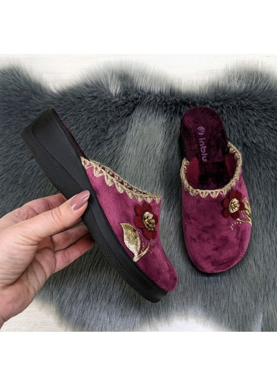 Сливовые тапочки домашние женские велюровые с цветком Inblu