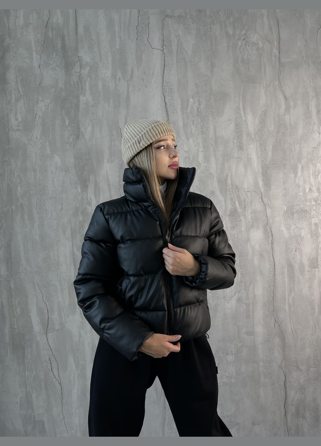 Чорний демісезонний Пуховик Intruder