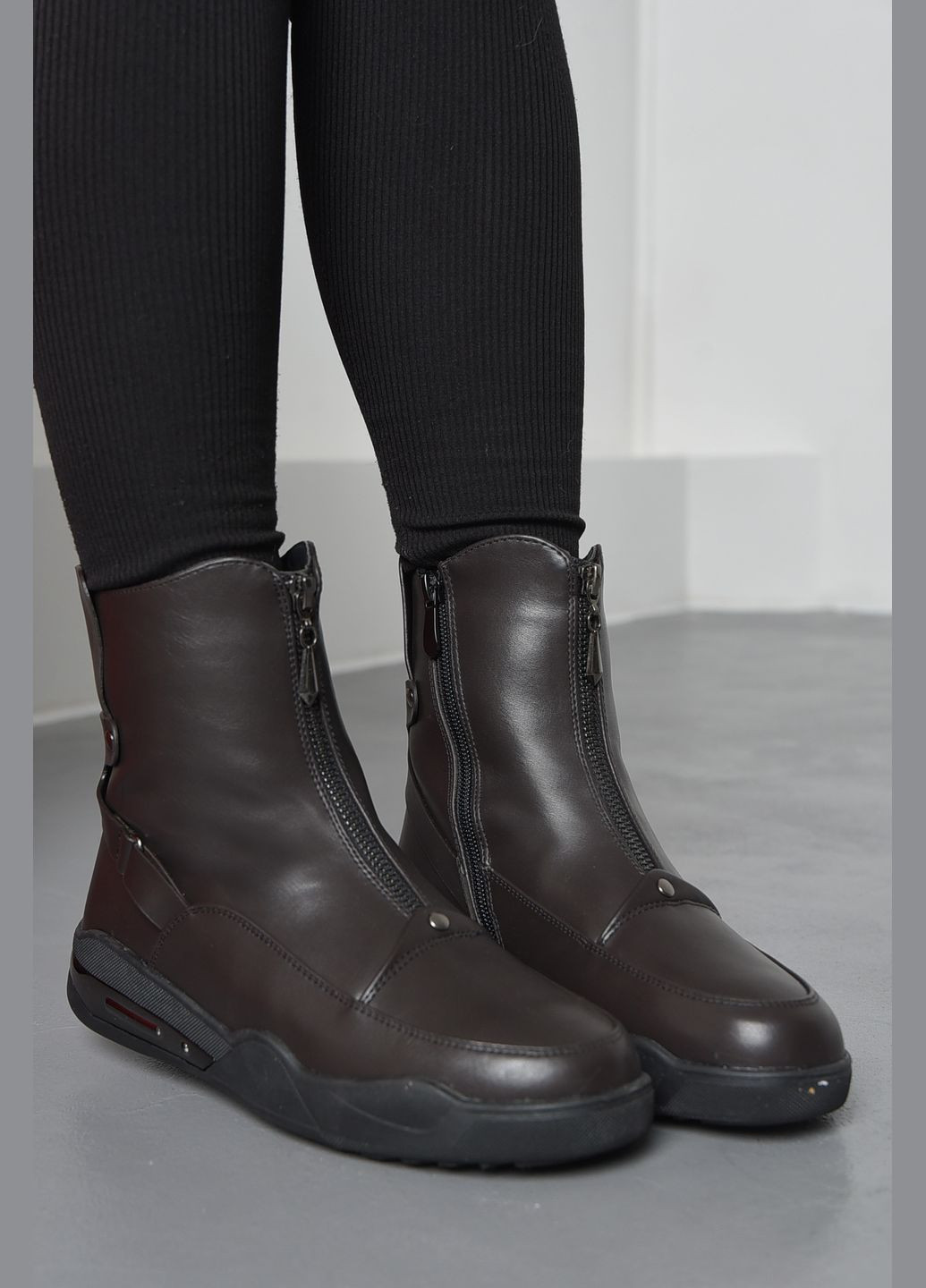 Зимние ботинки женские коричневые однотонные челси Let's Shop с молнией из искусственной кожи