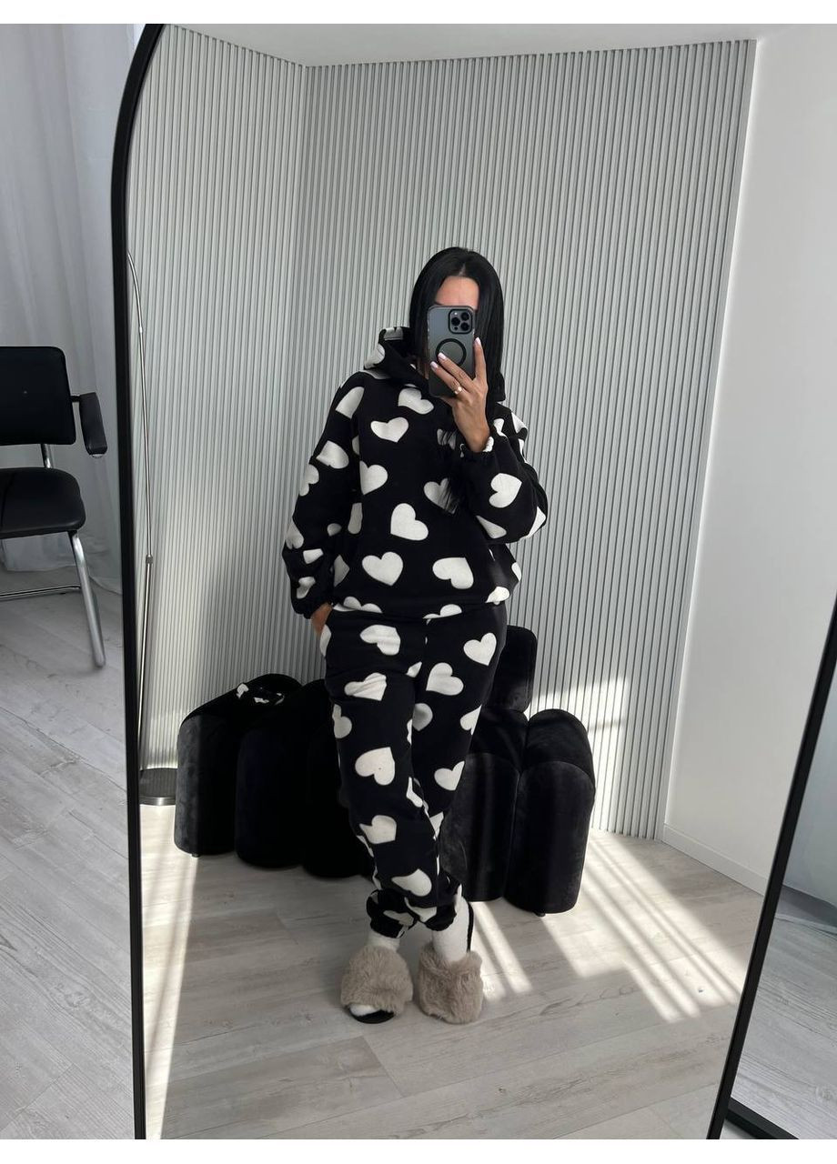 Чорно-біла дуже тепла піжамка/ домашній костюм жіночий в сердечка No Brand