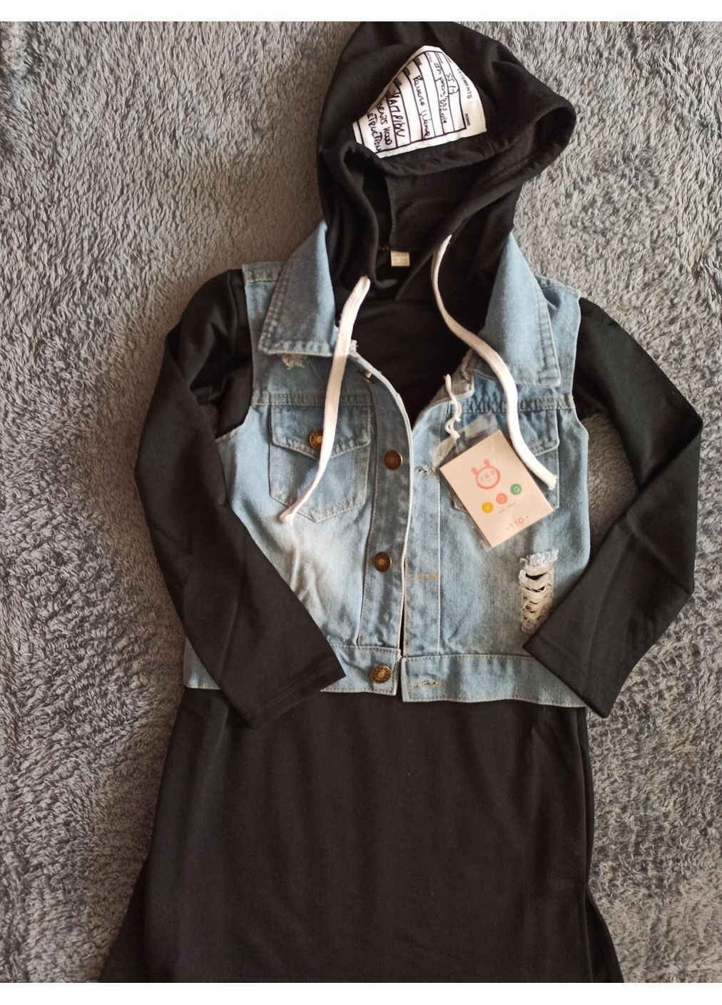 Чёрное стильное платье с капюшоном + джинсовая жилетка No Brand (371773838)