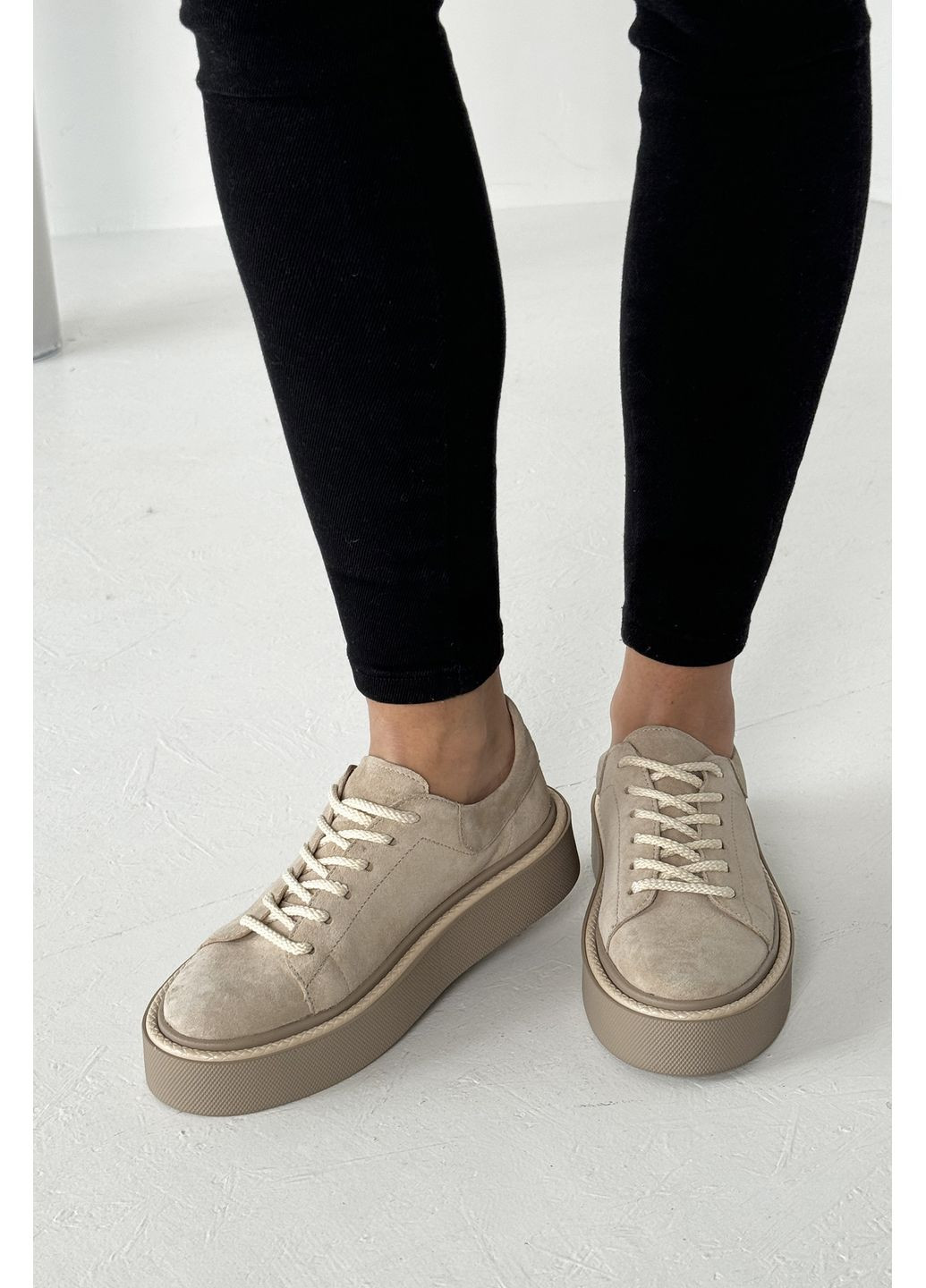 Бежеві чорні замшеві кеди-крипери з потовщеною підошвою INNOE Кеди