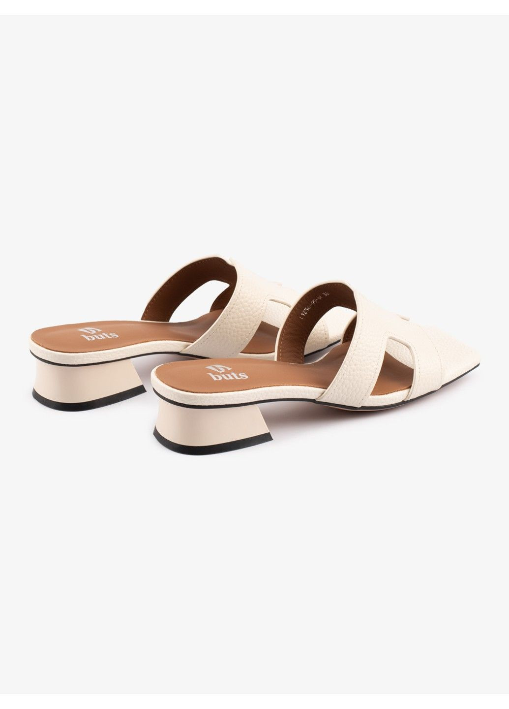Молочные женские босоножки 1100496 Buts без застежки