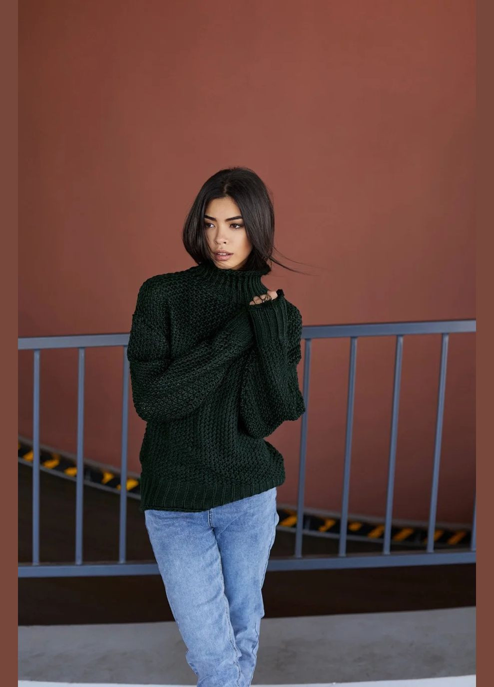 Зеленый демисезонный свитер пуловер Seventeen