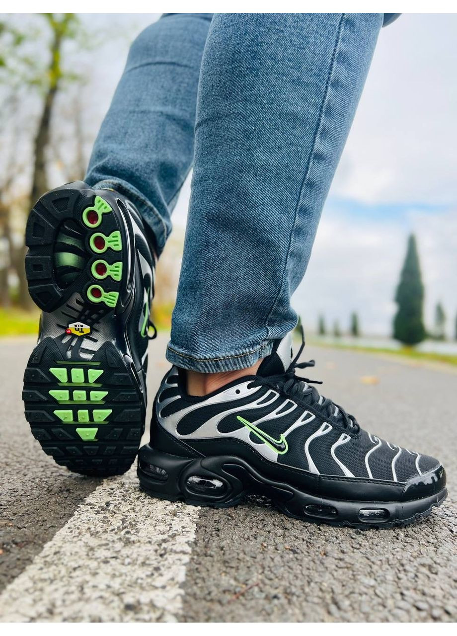 Серые демисезонные кроссовки мужские nike air max plus tn black silver green найк аир макс тн плюс No Brand