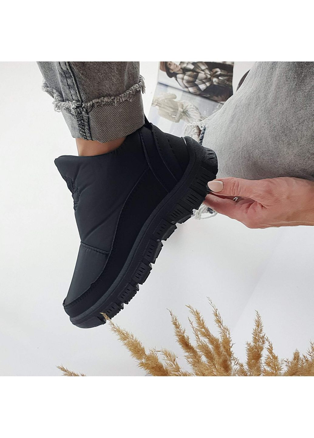 Черные демисезонные кроссовки деми серого цвета натуральный замш No Brand Дутики