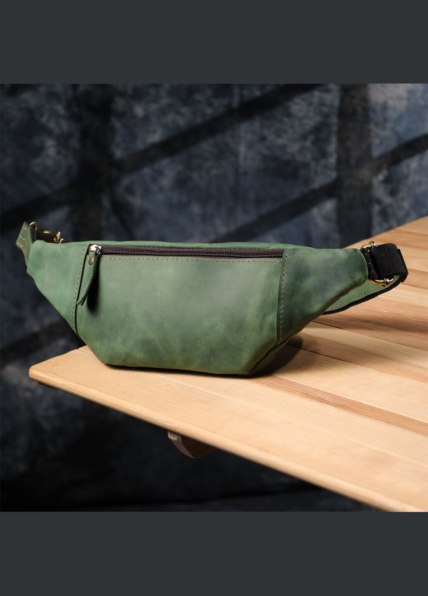 Модная сумка-бананка для мужчин из натуральной винтажной кожи 23124 Зеленый Shvigel (332983807)