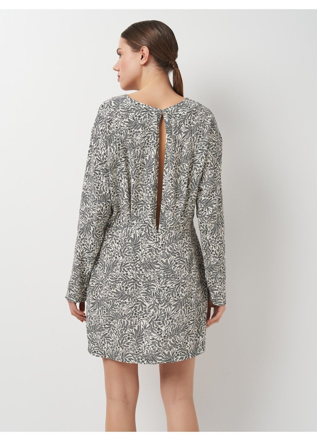 Молочное кэжуал платье H&M с цветочным принтом