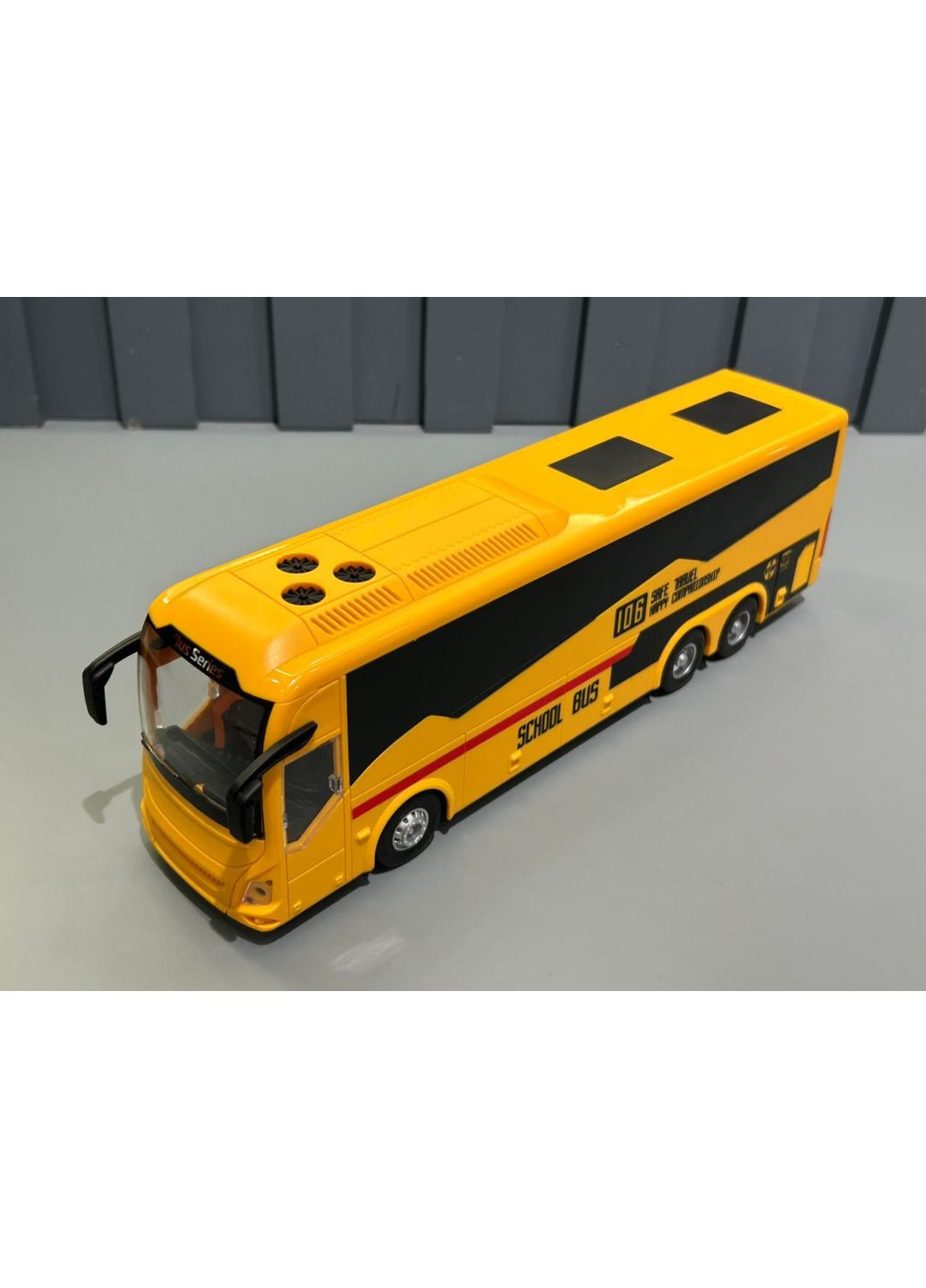 Автобус на радиоуправлении звук резиновые колеса 30 см 1:24 ( 197-3-4) No Brand (369154137)