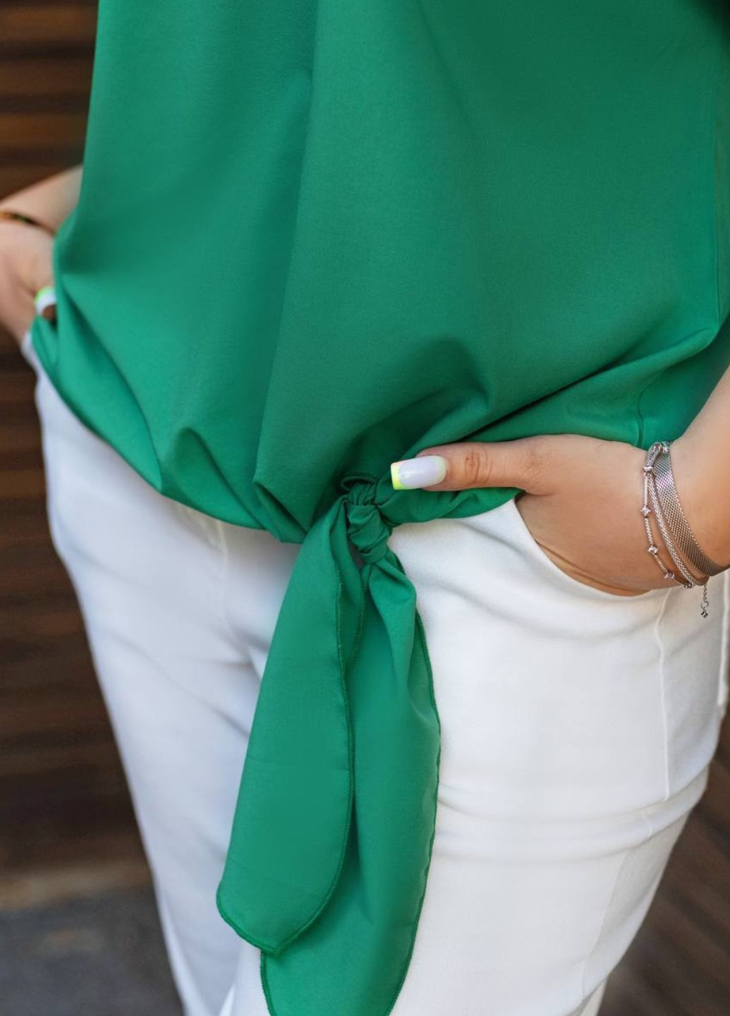 Зеленая летняя блуза с завязками No Brand