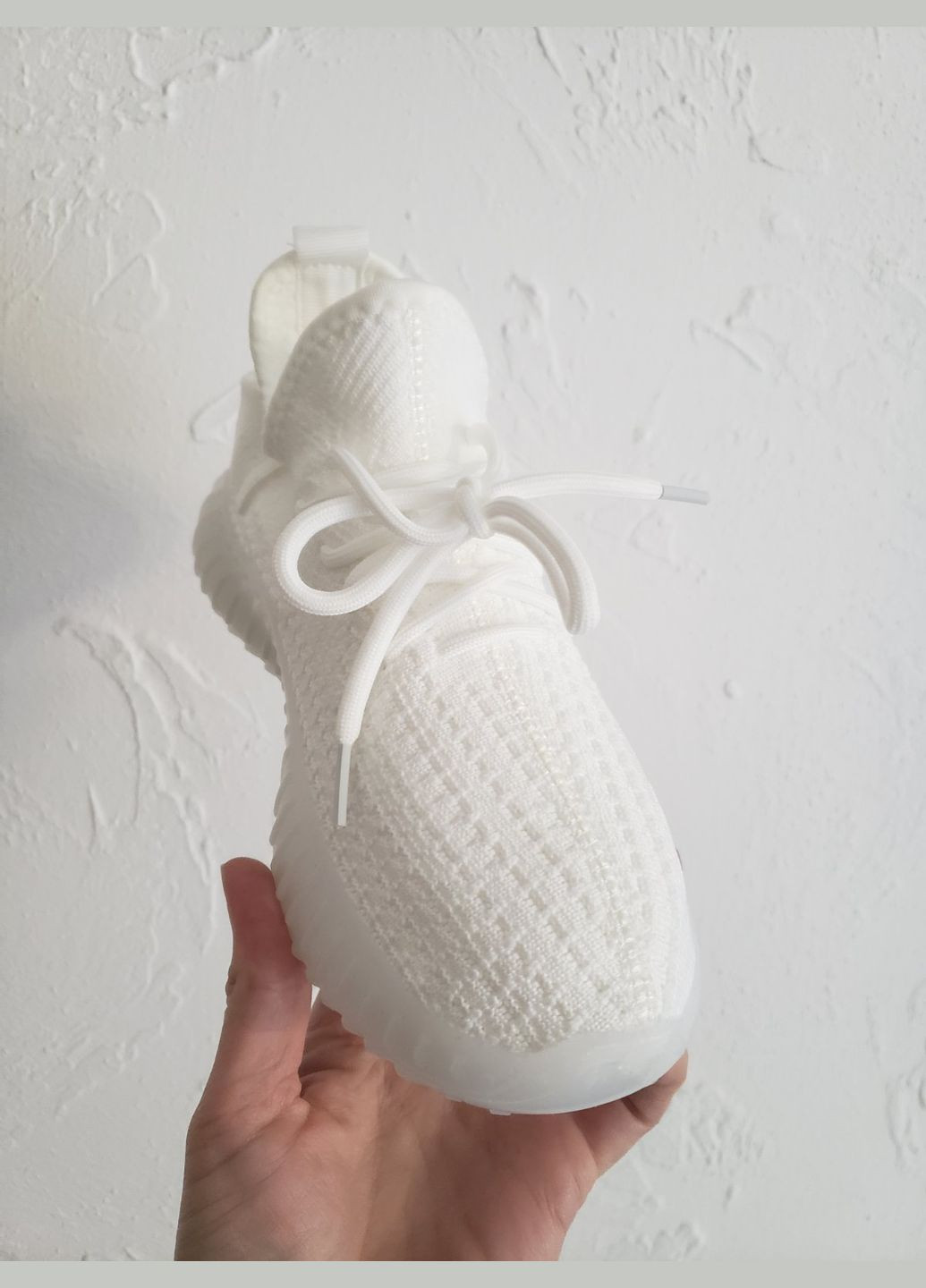 Белые кроссовки yeezy белые с сеткой No Brand