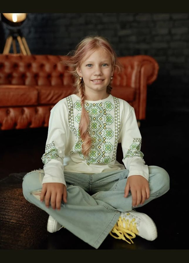 Біла джемпер для дівчинки прямого крою з принтом-вишивкою hc (h001-6363-2) (299915947)