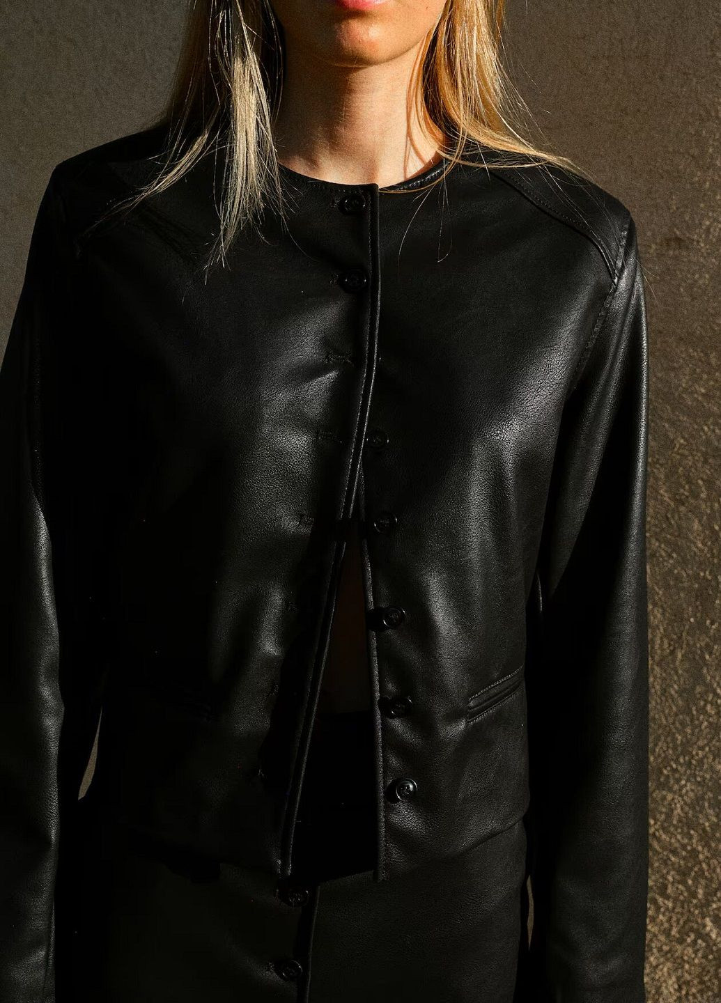 Чорна демісезонна куртка H&M