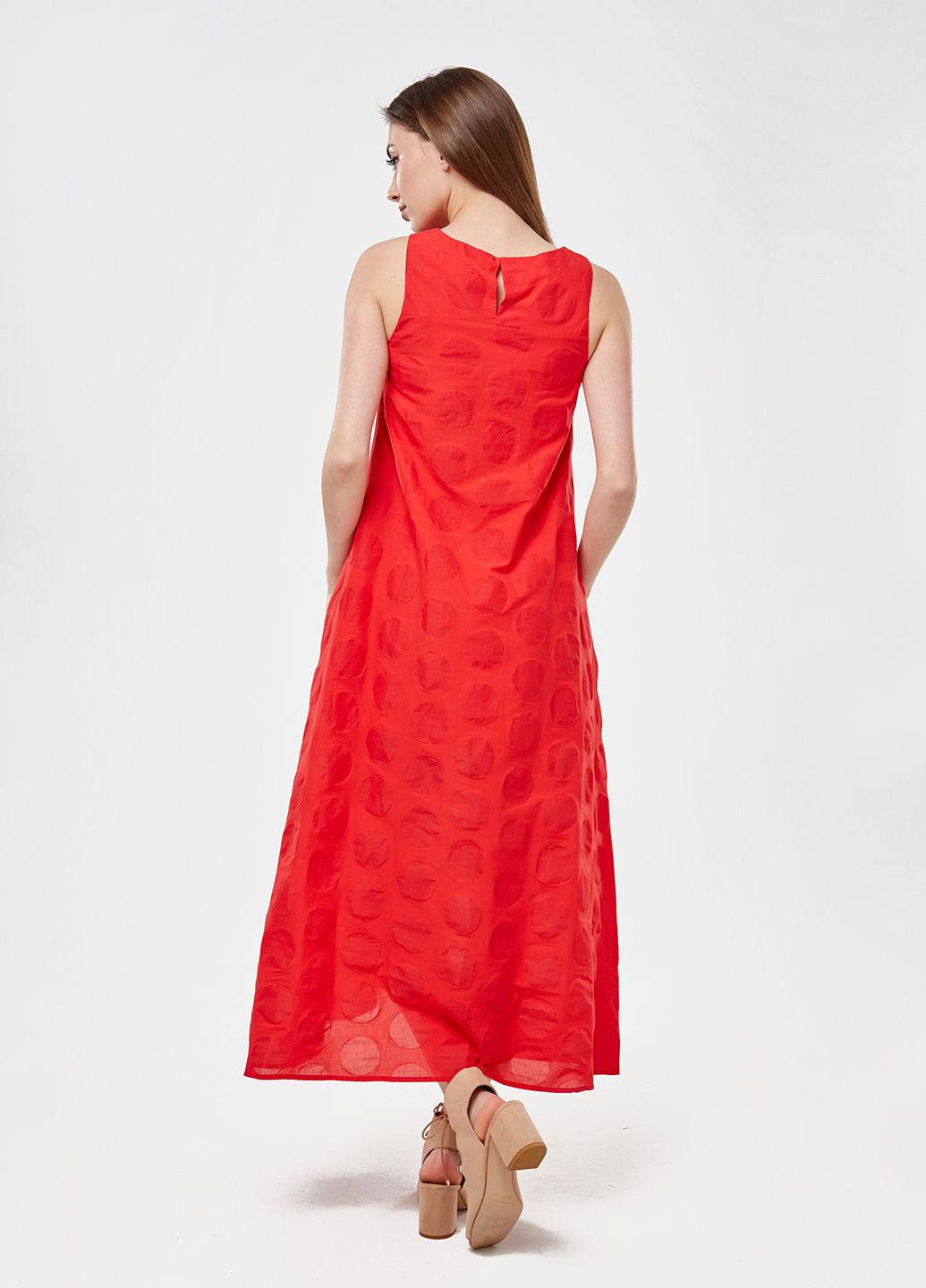 Красное кэжуал длинное платье красного цвета в прозрачный горошек. ORA однотонное