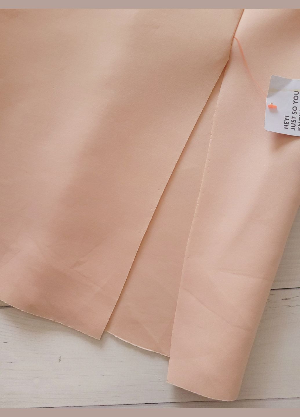 Персикова коктейльна сукня-футляр вечірня міді з об'ємними рукавами з відкритими плечима Asos