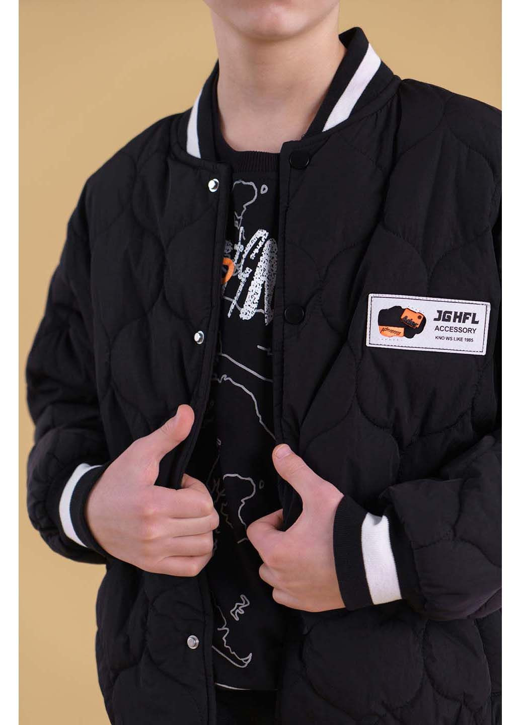 Чорна демісезонна куртка XZKAMI