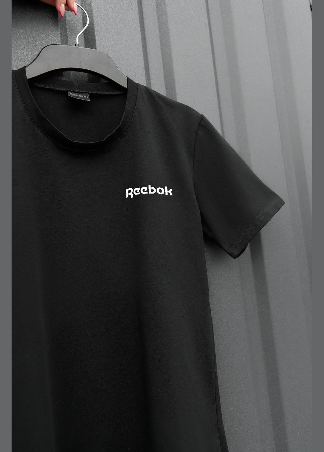 Черная базовая футболка No Brand