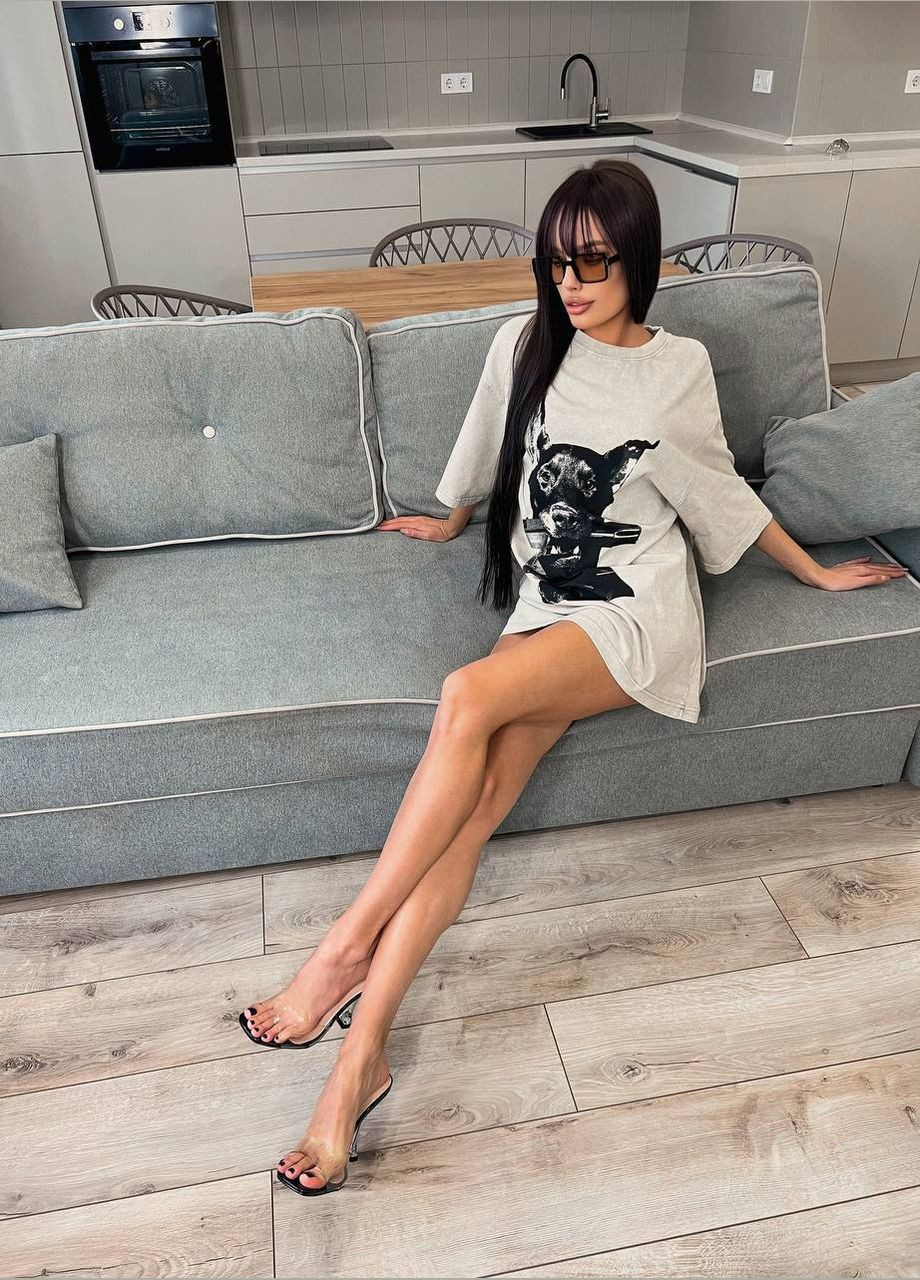 Жіноча футболка в стилі оверсайз з принтом MonCher - (330983806)