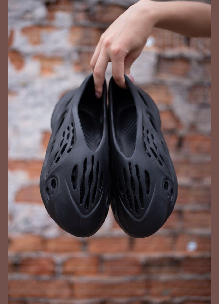 Черные кроссовки летние пена черные No Brand