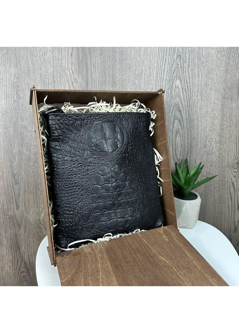 Чоловіча шкіряна сумка планшетка чорна з тисненням рептилія ProDobro (363221219)