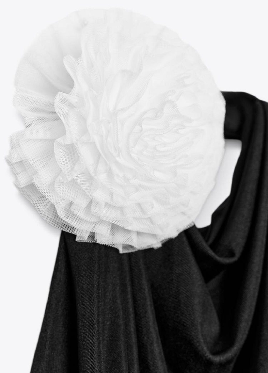 Черное платье Zara однотонное