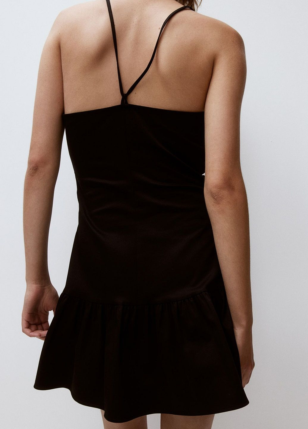 Черное кэжуал платье H&M однотонное