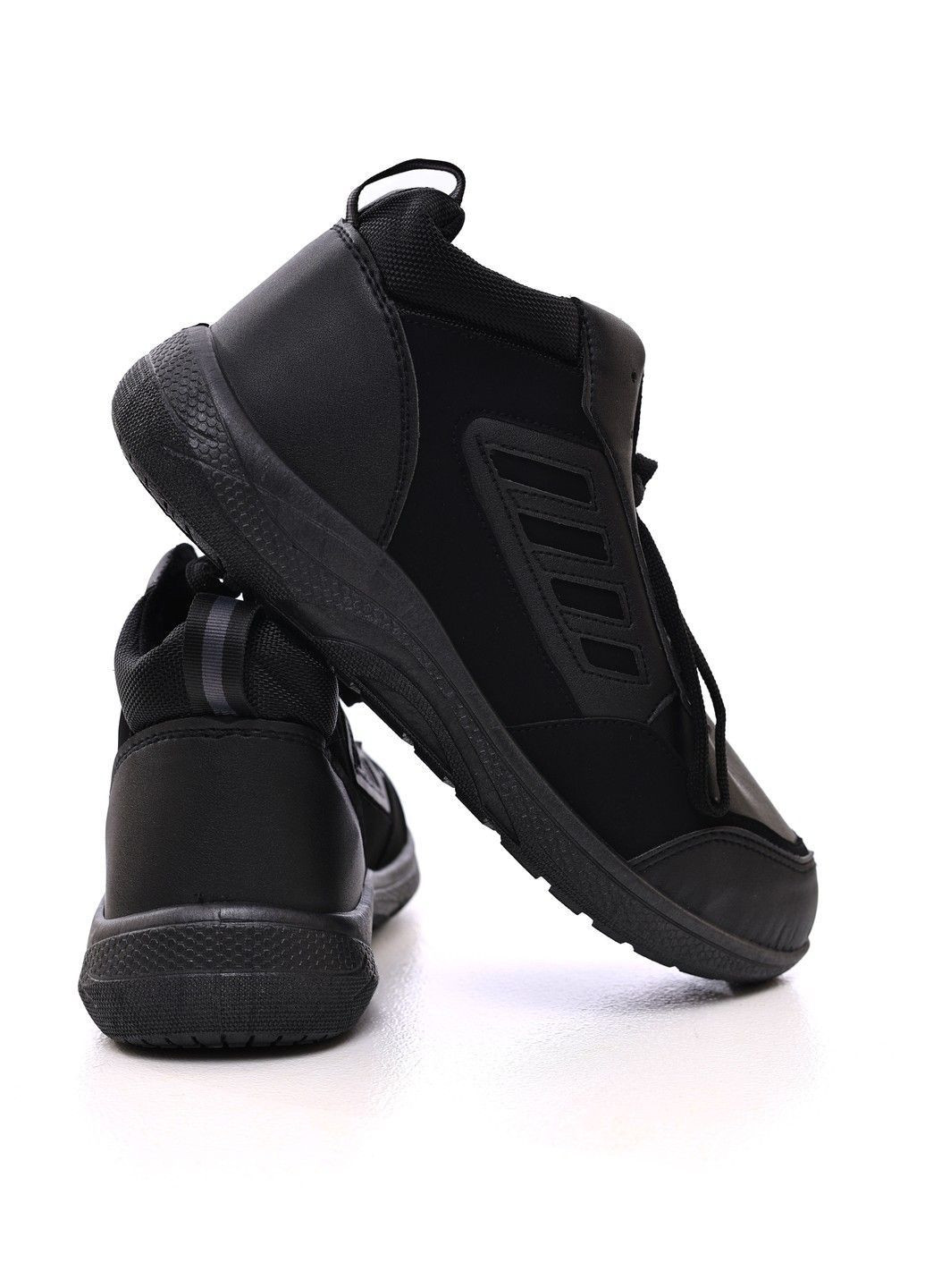 Черные кроссовки мужские K&G