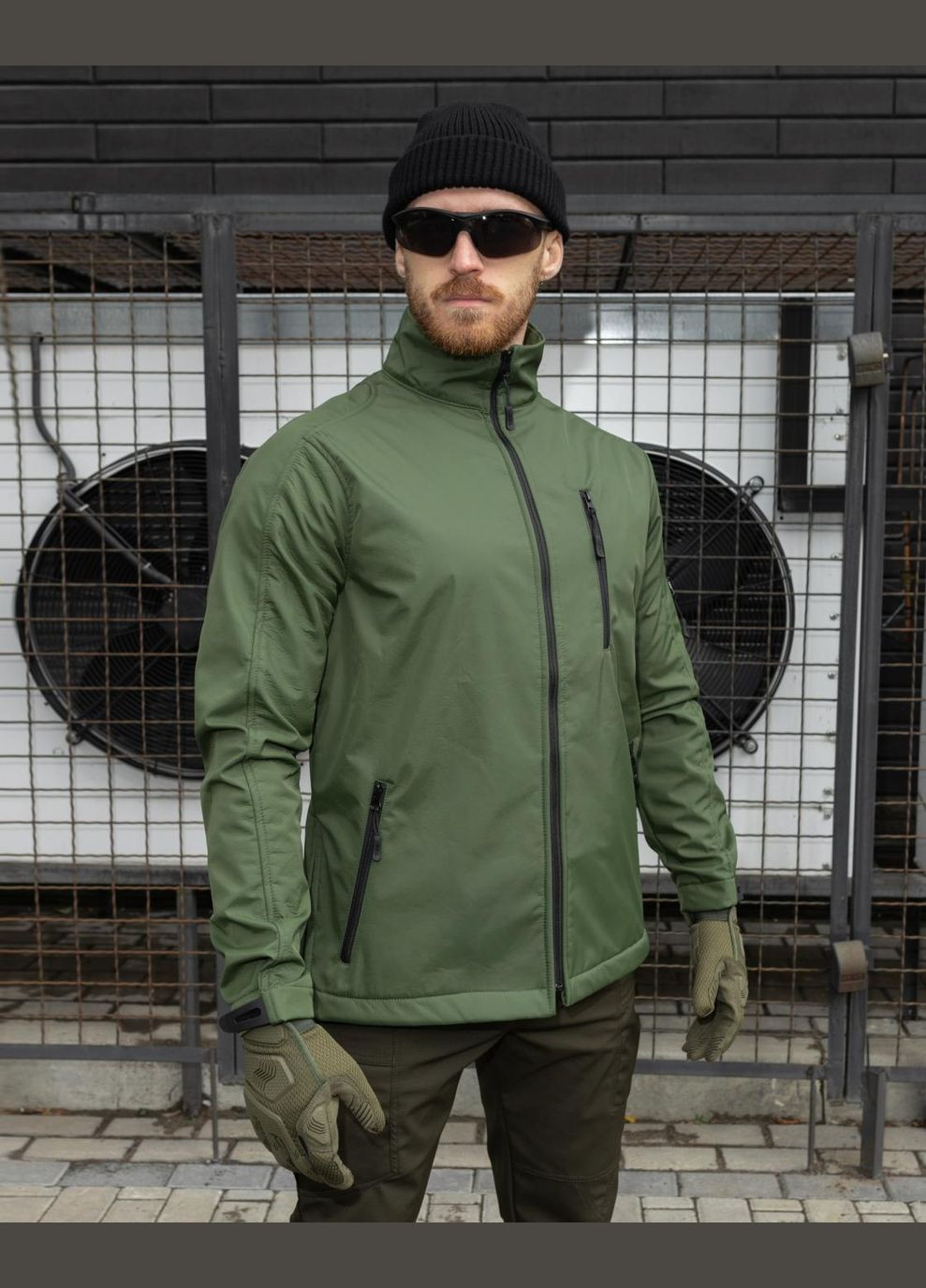 Зеленая демисезонная куртка oftshell basic хаки BEZET