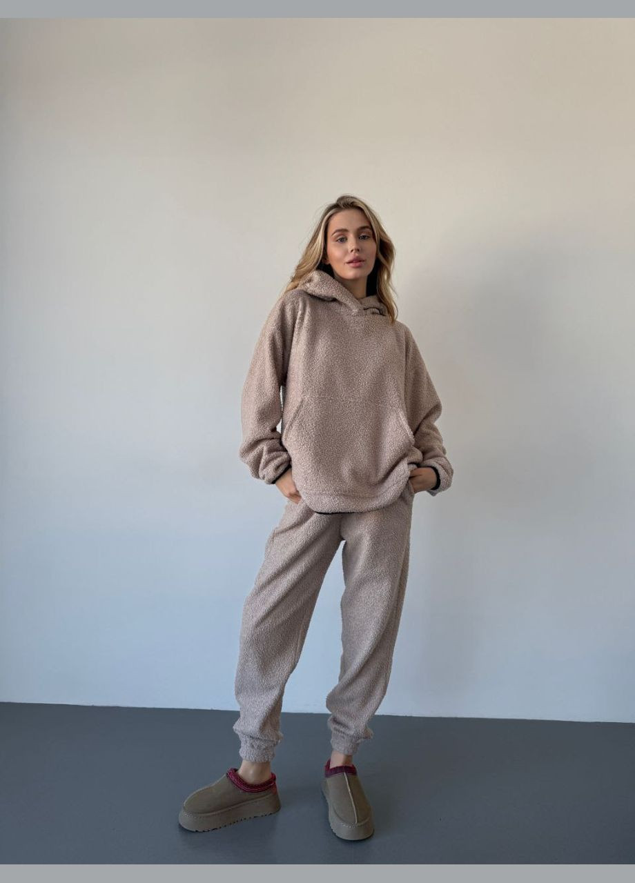 Бежевый костюм тедди на велюровой основе, тёплый и уютный, универсальный размер – стиль и комфорт для холодного времени года No Brand 412 (315724144)