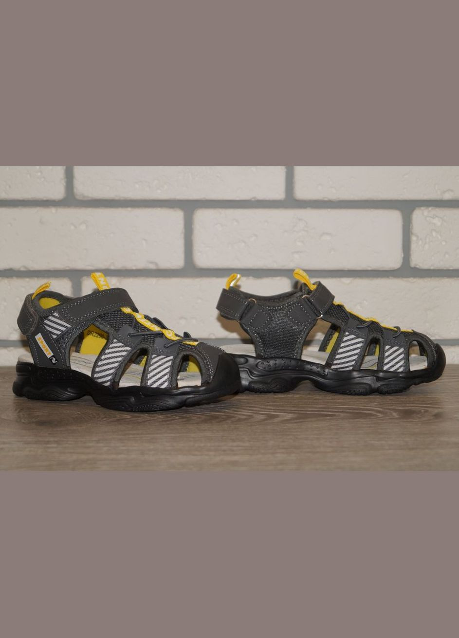 Темно-серые повседневные, кэжуал сандалии для мальчика с закрытым носком темно-серые Kimboo на липучке