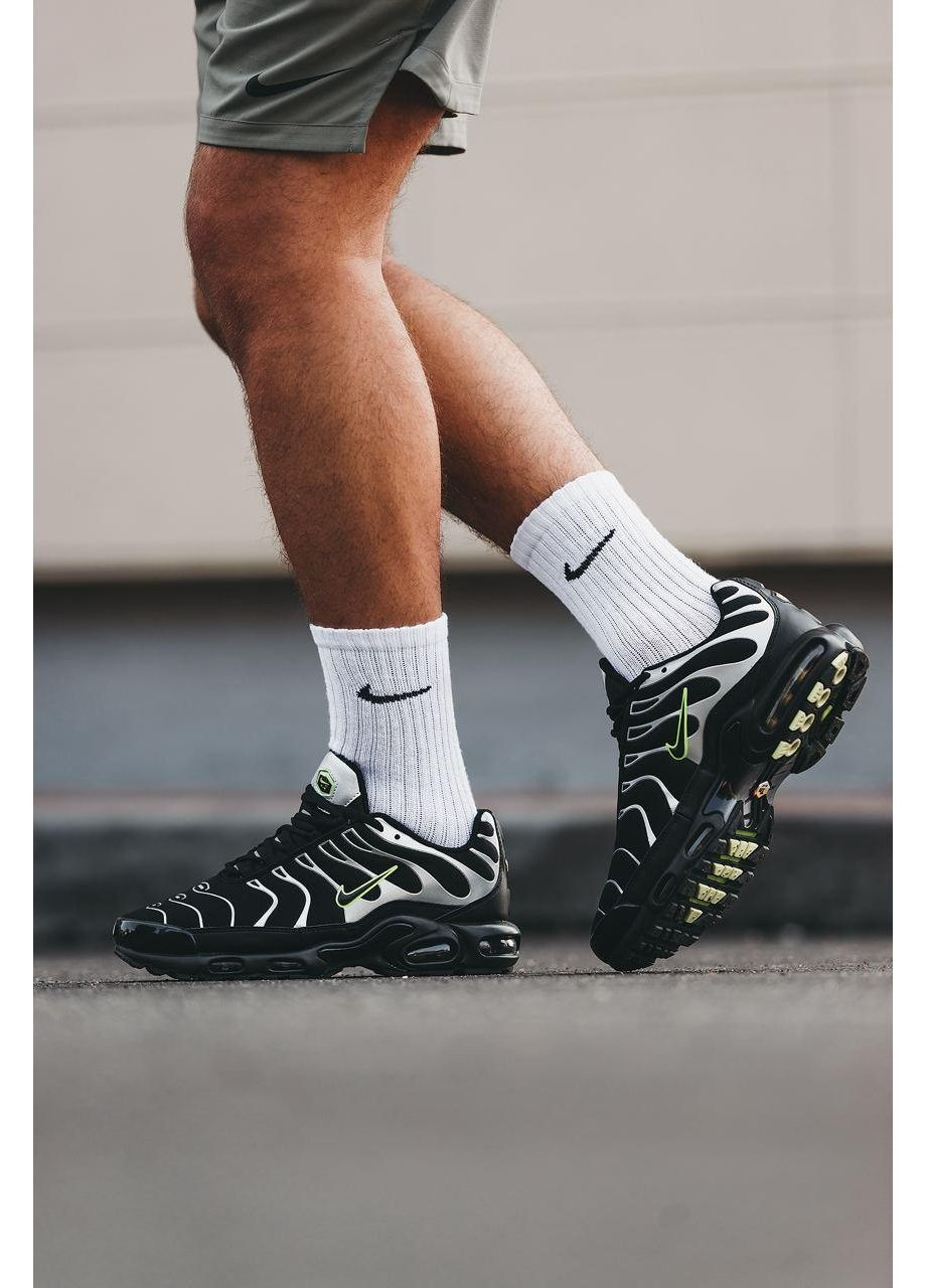 Серые демисезонные кроссовки мужские nike air max tn plus black green найк аир макс тн плюс No Brand
