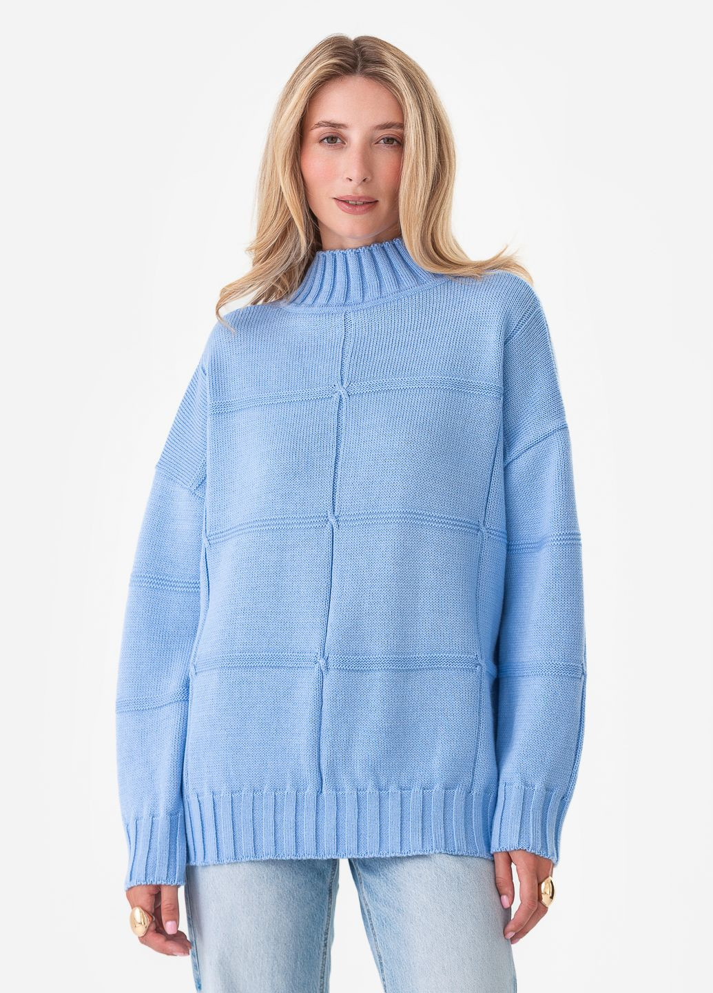 Блакитний жіночий светр з геометричним малюнком. SVTR