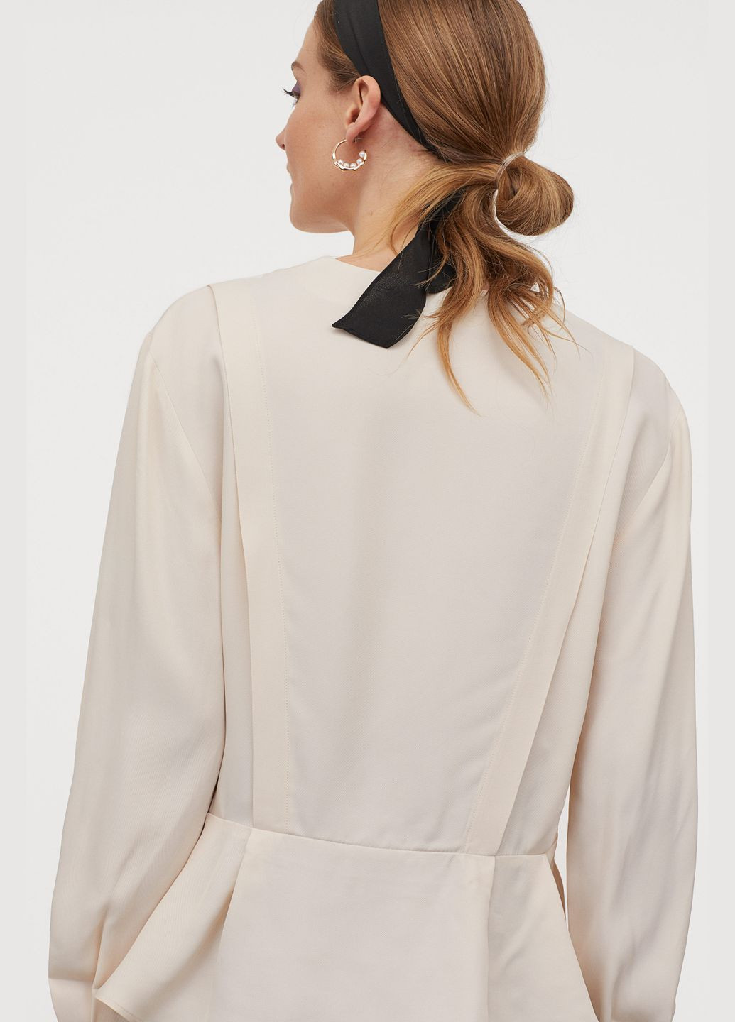 Бежева демісезонна блуза з вирізом H&M