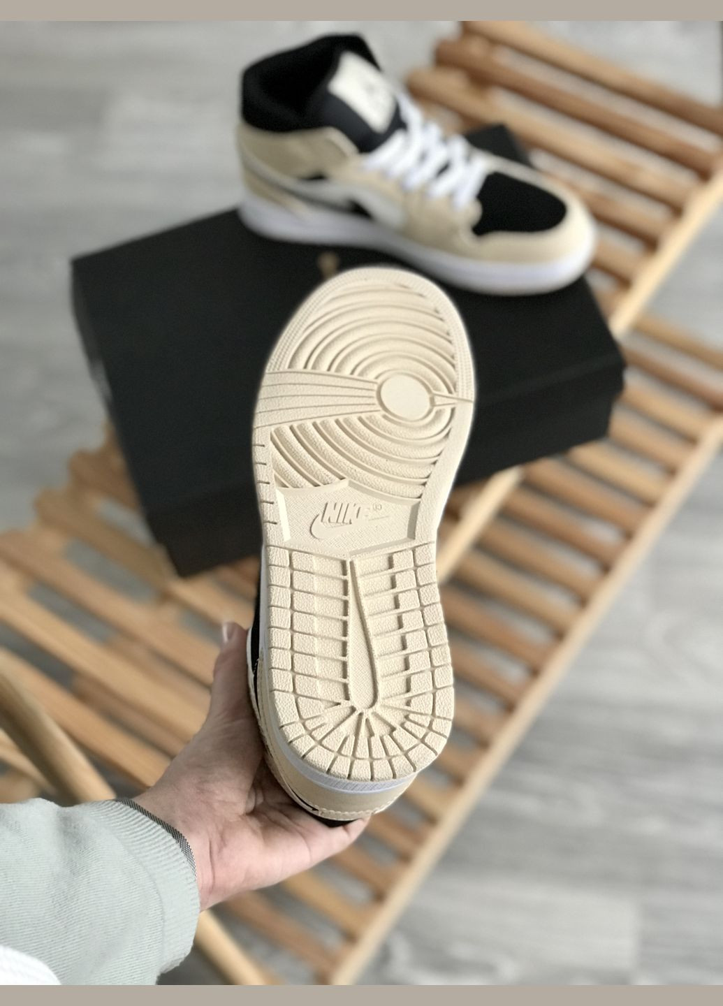 Кросівки жіночі і чоловічі Nike Air Jordan Retro 1 beige | Найк Аір Джордан Ретро 1 бежеві No Brand бежеві всесезони (307288667)