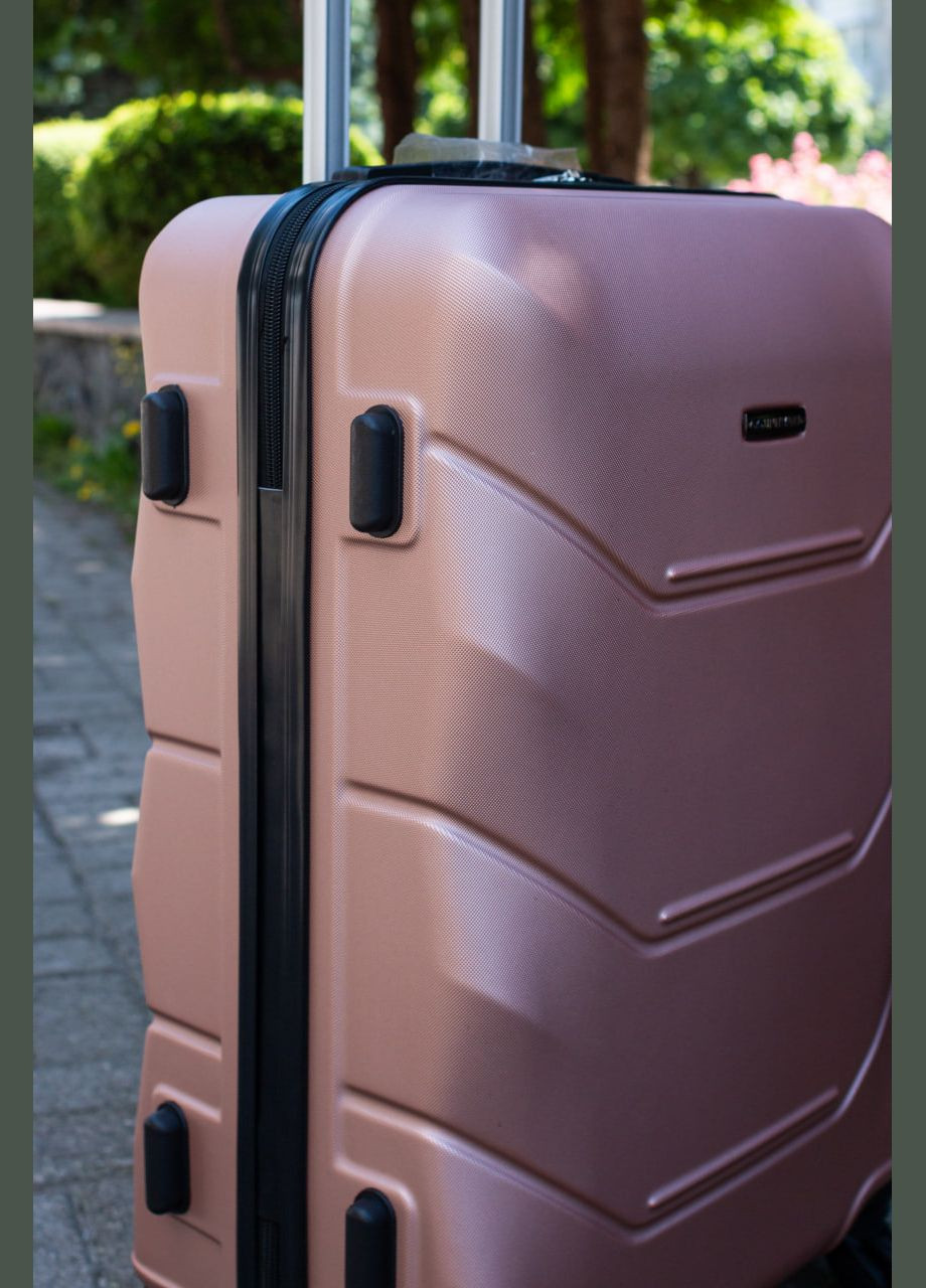 Чемодан пластиковый 147 Unlimited средний M, цвет черный Wings 147UNL (343339830)